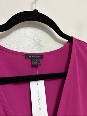 NEW Ann Taylor V-Neck Tie Sleeve Popover Blouse in Dark Pink - Size M thumbnail 3