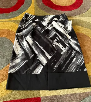 Worthington NWT Black and White Print Straight Pencil Skirt Women’s Size 6 thumbnail 1