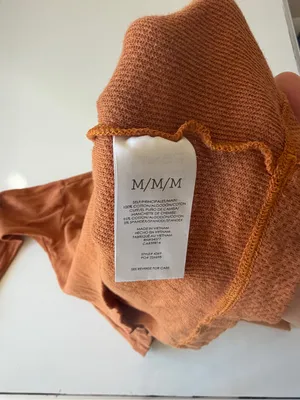 Cabi Thermal Top Women M Burnt Orange V-Neck Cropped Long Sleeve # 4369 thumbnail 4