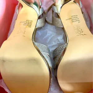 Mina Women’s Size 9 Chic Gold Heels – New with Minor Scuffs from Try-On Formal thumbnail 10