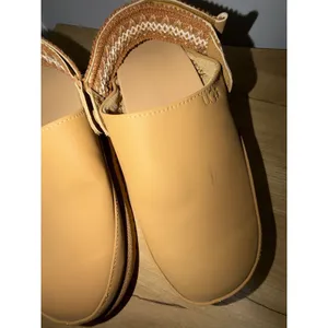Women's UGG Goldenstar UGGBRAID SHEEPSKIN CLOG NWOB SZ 7‎ Z thumbnail 5