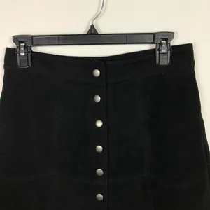 American Eagle Faux Suede Scalloped Mini‎ Skirt Black Button Front Size 2 thumbnail 2