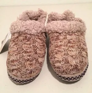 Muk Luks Slippers, Size 9/10 Purple thumbnail 1