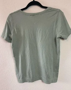 lululemon scuba light green t shirt thumbnail 5