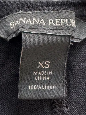Banana Republic Black 100% linen Short-Sleeve V-Neck Knit t-shirt, size XS thumbnail 2