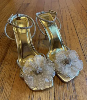 Silver Slipper Womens Floral Strappy Heel Sandal Sz 8.5 thumbnail 1