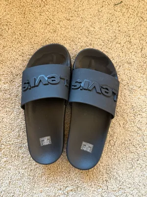 Levi’s Slides Black thumbnail 2