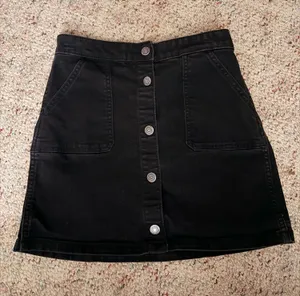 Old Navy Black Jean Skirt thumbnail 1