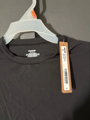 SKIMS Fits Everybody T-Shirt thumbnail 2