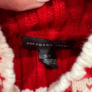 Northern Isles Red Snowflake Turtleneck Sweater Women's S/P Acrylic Wool‎ Blend thumbnail 3