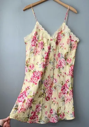 LA Intimates Lingerie Size Large Butter Floral Satin Coquette Lace Slip Romantic thumbnail 1