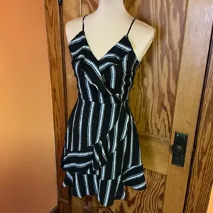 Lydelle Small Black White Striped Ruffle Crossover Mini Dress thumbnail 7