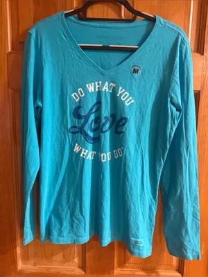 NWOT life is good women’s crusher tee long sleeve top size medium . thumbnail 1