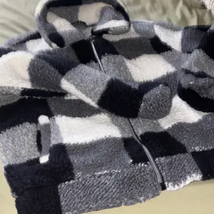 Cozy Checkered sherpa Jacket thumbnail 3