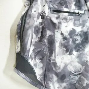 Lululemon Size 2 Hotty Hot Shorts 2.5 Gray Floral Watercolor Running Shorts thumbnail 5