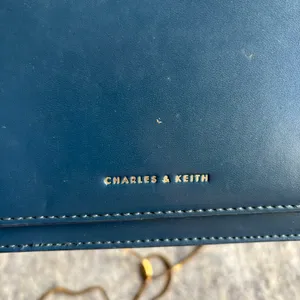 CHARLES & KEITHBasic Front-Flap Clutch Pre-Owned thumbnail 4