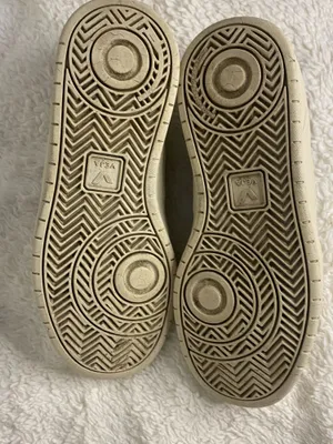 VEJA Leather Womens Sneakers Shoes Size 7 thumbnail 8