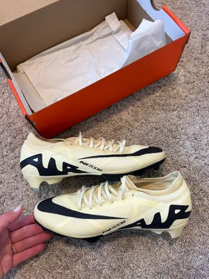 Nike Cleats thumbnail 4