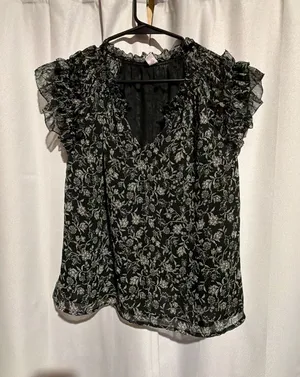 Old Navy Black Floral Chiffon Ruffle Short Sleeve Keyhole Top thumbnail 1