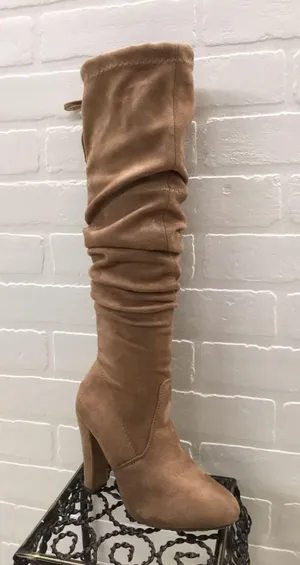 Boots Tan Size 8 thumbnail 1
