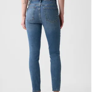 GAP Women's Skinny Jeans in Blue size 29r thumbnail 3