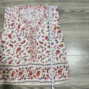 Old Navy Women Cream Pink Floral V-Neck Semi Flared Sleeves Relaxed Fit Blouse M thumbnail 11