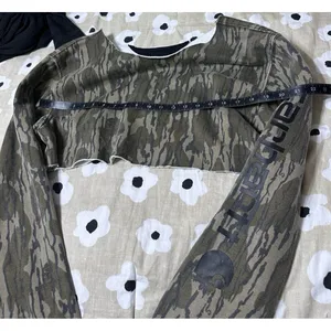 Carhartt camo cropped sweater thumbnail 3
