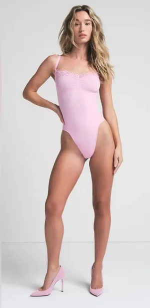 SKIMS NWOT Seamless Sculpt Pink Lace-Trim Thong Bodysuit Size S thumbnail 1