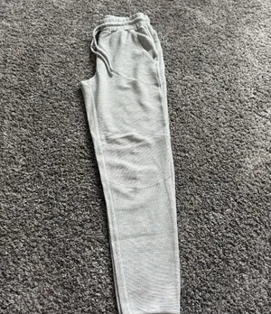 ALO Yoga Light Gray Waffle Knit Joggers thumbnail 4