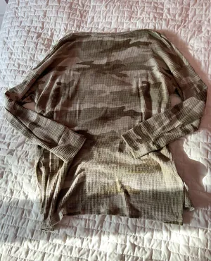 American Eagle Camo Waffle Knit V-Neck Oversized Top Size XS thumbnail 2
