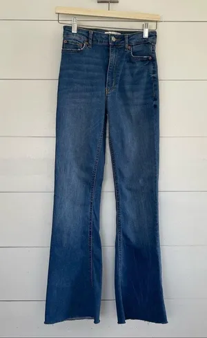 Zara Women’s 2 Raw Hem Flare Wide Leg Denim Jeans thumbnail 1