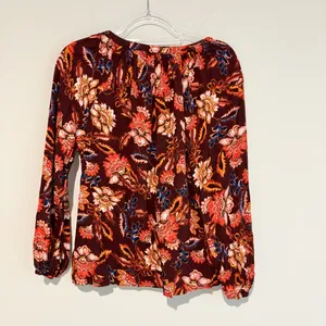Old Navy Split Neck floral Poet Blouse red orange‎ size medium thumbnail 3