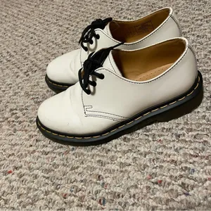 Dr. Marten 1461 Women’s Patent Leather Oxford Shoes in White Lucido Size 6 thumbnail 5