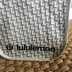 Lululemon Reusable Shopping Gift Bag Small Tote Brown Gray Logo New Lunch bag thumbnail 4