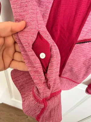 Lululemon Run For Gold 1/2 Zip Size 6 thumbnail 7