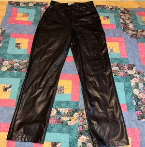 Abercrombie & Fitch 30/10L The '90s Straight Ultra High Rise Faux Leather Pants thumbnail 1