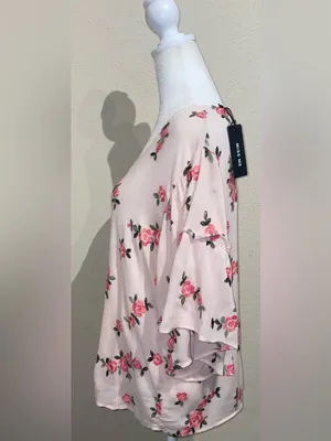 Miss Me Womens Size M NWT Pink Embroidered Rose Blouse Flutter Sleeve V-Neck Top thumbnail 6