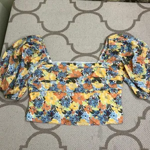 Abercrombie & Fitch square neck ruched puff sleeve top floral print, size large thumbnail 2
