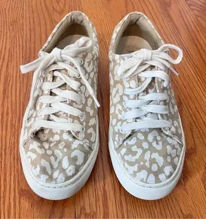 J. CREW Factory Women's Lace Up Tennis/Sneakers NWT Size 9M thumbnail 1