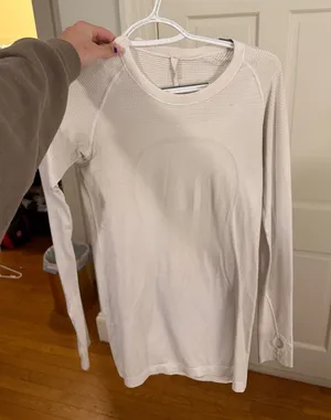 Lululemon Top thumbnail 1