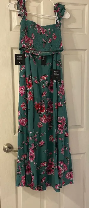 Two piece crop top and flowy skirt thumbnail 1