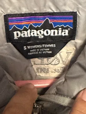 Patagonia Gray Quilted Women's Insulated Puffer Jacket thumbnail 4