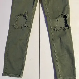 Free people busted knee women’s size 29 jeans Distressed thumbnail 2