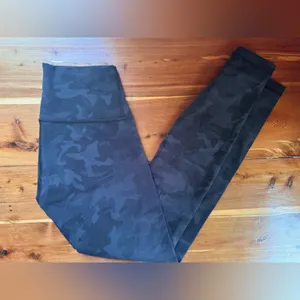 Lululemon Wunder Under High-Rise Tight 28” – Full-On Luxtreme in Black Camo 6 thumbnail 4