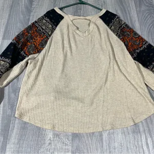 Daytrip Beige and Black Paisley Sleeve Top thumbnail 6