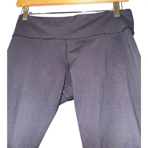 Lululemon Low Rise Capri Leggings Women's 6 Black Basic Yoga Workout‎ Textured thumbnail 3