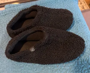 Slippers thumbnail 1