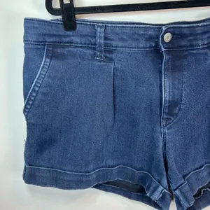Gap 1969 Pleated Cuffed Jean Shorts Dark Blue Denim Stretch Low Rise Coastal 16R thumbnail 4