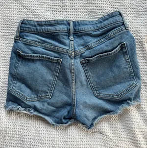 Old Navy Jean Shorts size 4 thumbnail 3