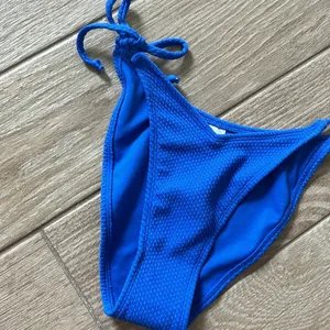 NWT Xhilaration high leg scoop waist bikini bottoms thumbnail 2